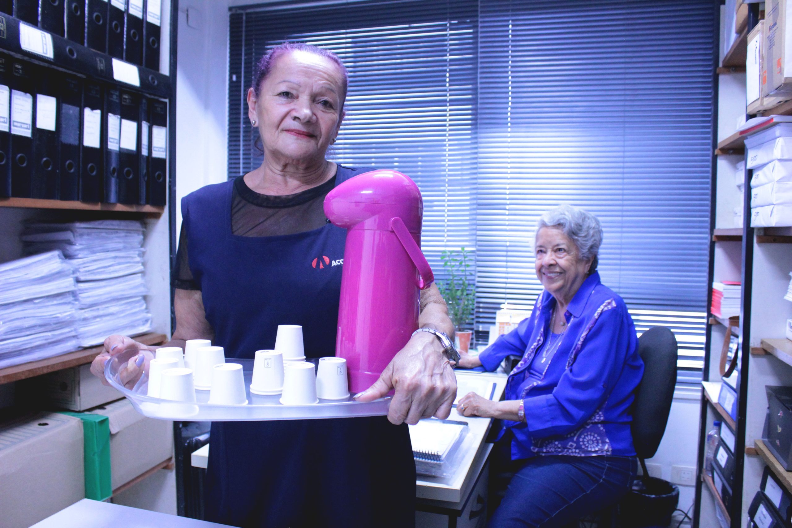Equipe Acobeni em atendimento aos clientes